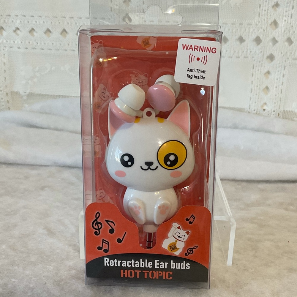 Cat retractable ear buds
